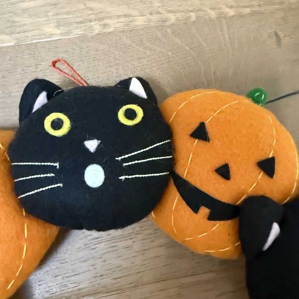 Adorable Halloween Black Cat and Pumpkin Wreath